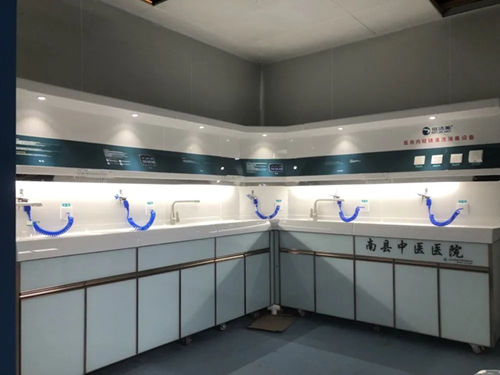 南县中医医院内镜清洗工作站安装与调试完成
