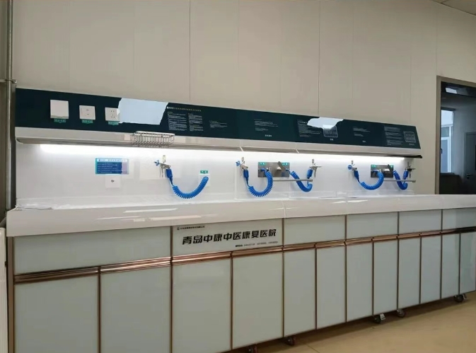 青岛中康中医康复医院内镜清洗工作站、内镜自动清洗消毒机、储镜柜、纯水机安装调试完成